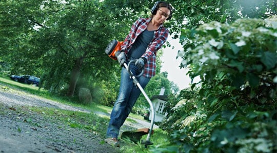 Curved shaft trimmers